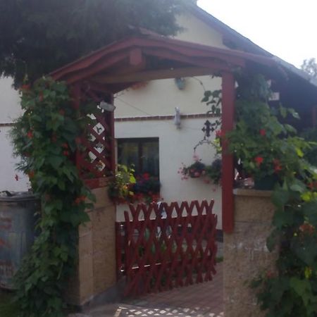 Hotel U Tri Kocek à Jablonné v Podještědí Extérieur photo