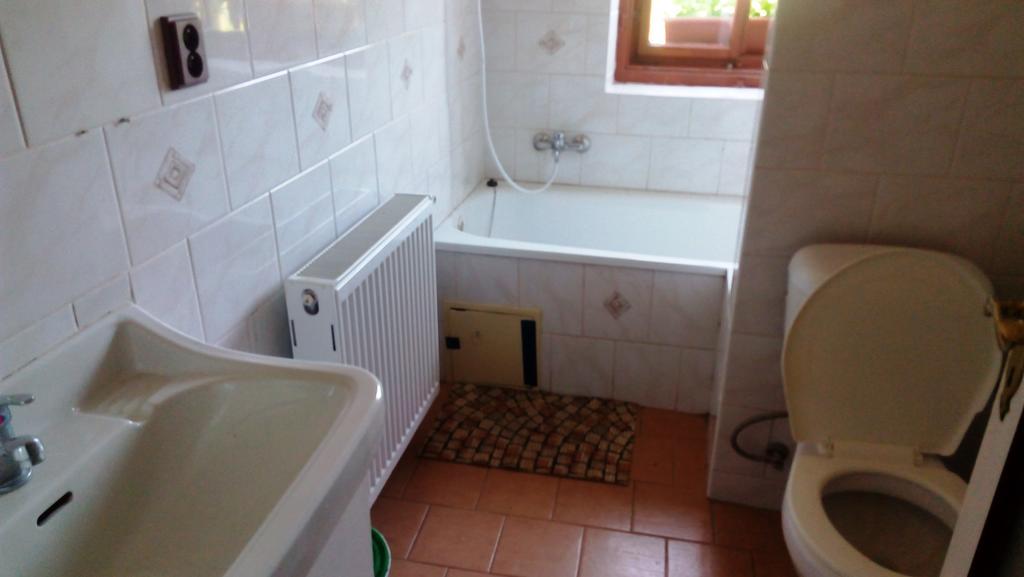 Hotel U Tri Kocek à Jablonné v Podještědí Extérieur photo