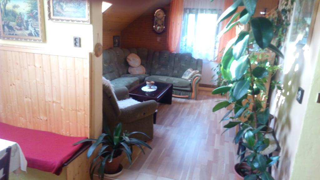 Hotel U Tri Kocek à Jablonné v Podještědí Extérieur photo