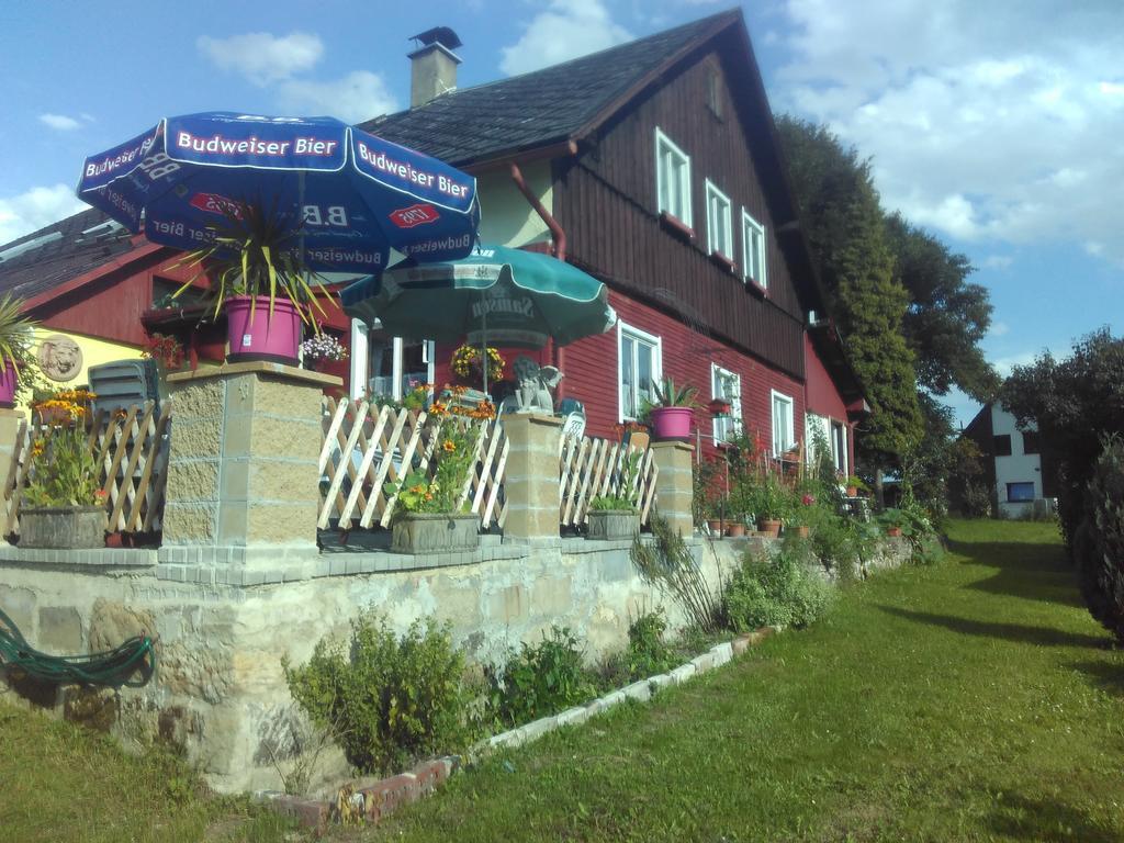 Hotel U Tri Kocek à Jablonné v Podještědí Extérieur photo