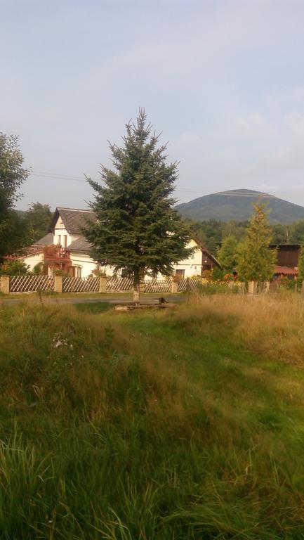Hotel U Tri Kocek à Jablonné v Podještědí Extérieur photo